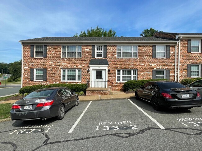Building Photo - 133 Hessian Hills Cir