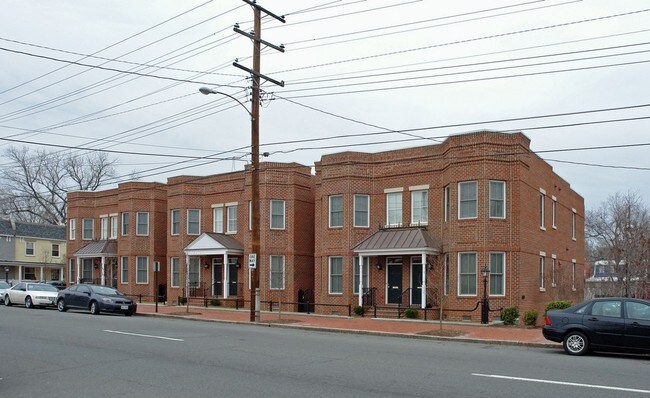 Primary Photo - Emery Apartments