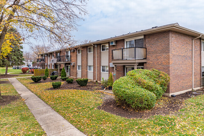 Primary Image - Lisle Place Condominiums