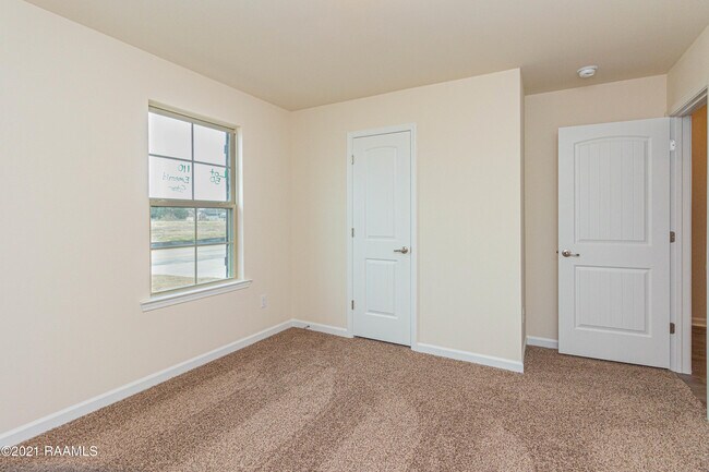 Building Photo - 110 Emerald Star Ln