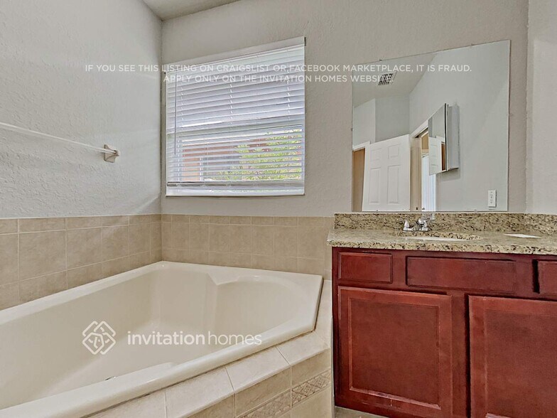Building Photo - 1083 Hermosa Way