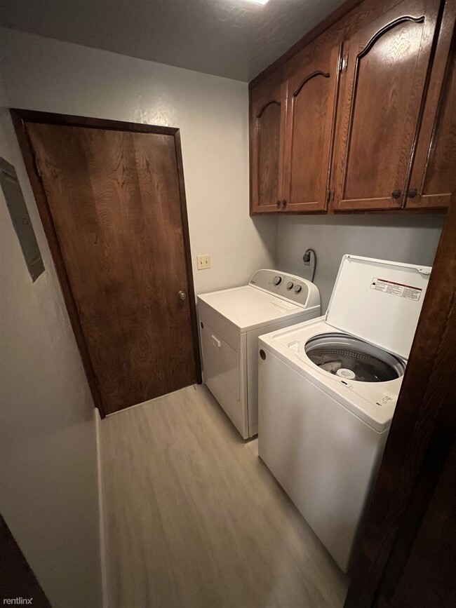 Building Photo - 4 br, 2.5 bath House - 16245 Jackson Oaks ...