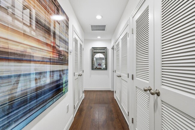 Building Photo - 2835 Polo Island Dr