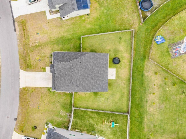 Building Photo - Towne Pointe Community
