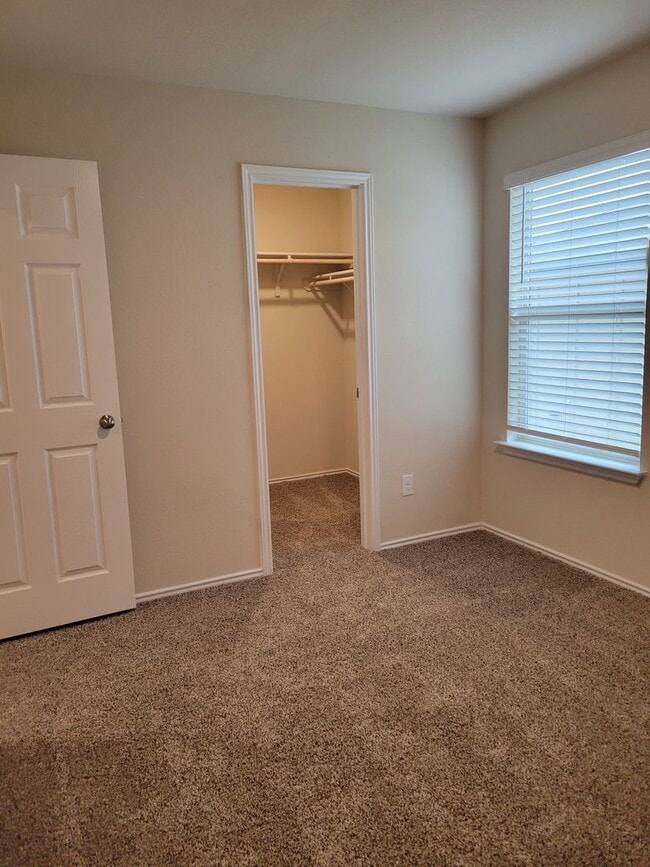 Building Photo - BEAUTIFUL YOWELL RANCH HOME!