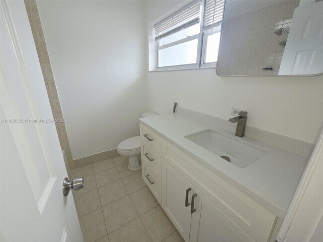 Building Photo - 3913 NW 76th Terrace