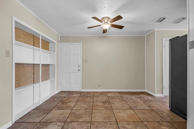 Building Photo - 2323 Breckenridge St