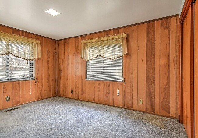 Building Photo - 563 Hales Chapel Rd