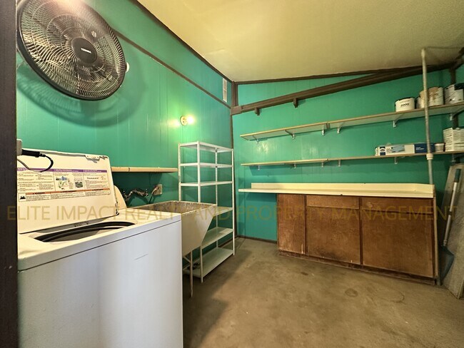 Building Photo - 5962 E 25th St