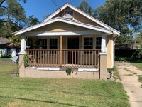 Building Photo - Charming 2-bedroom home located in Peoria,...