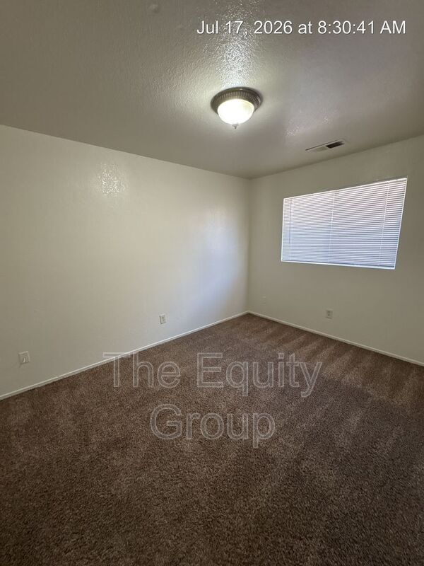 Building Photo - 1577 E Cross Ave