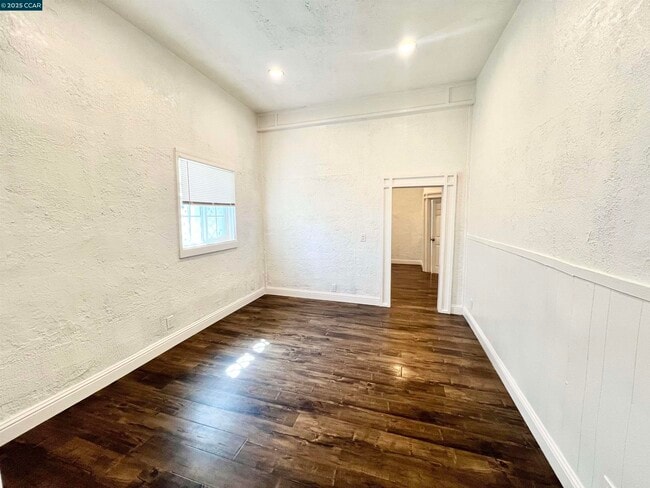 Building Photo - 1709 Peralta St
