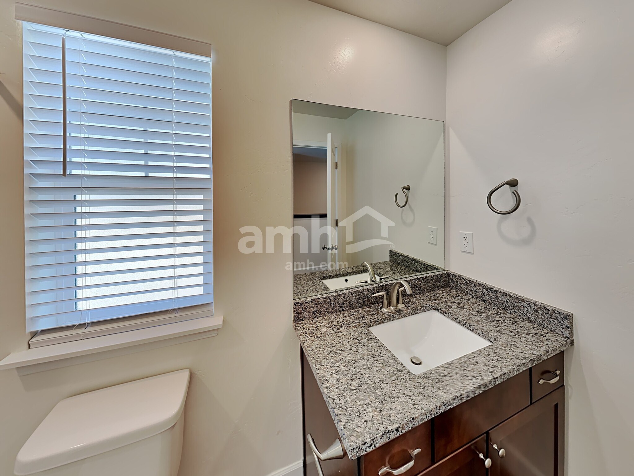 Building Photo - 2360 S Wild Horse Way