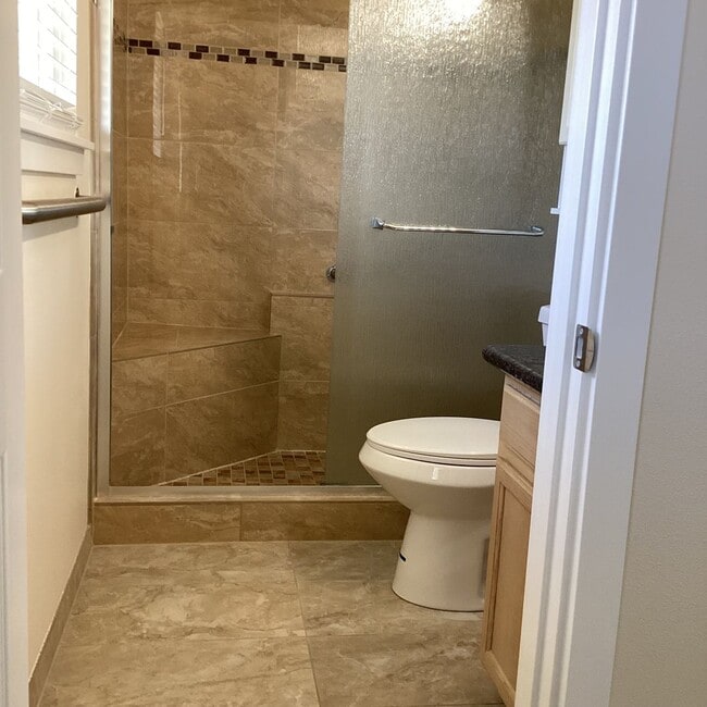 Building Photo - Updated 4 bedroom in The Desirable Merrill...