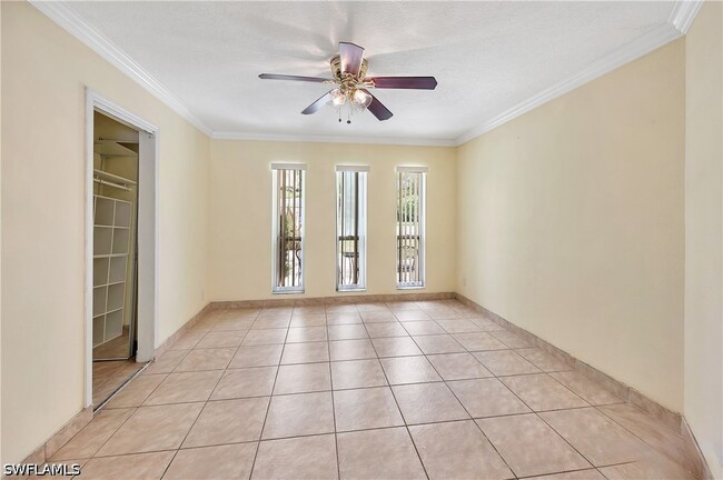 Building Photo - 639 Pompano Dr