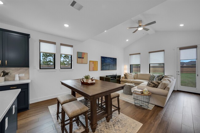 Building Photo - 7222 Grassland Vis Ln