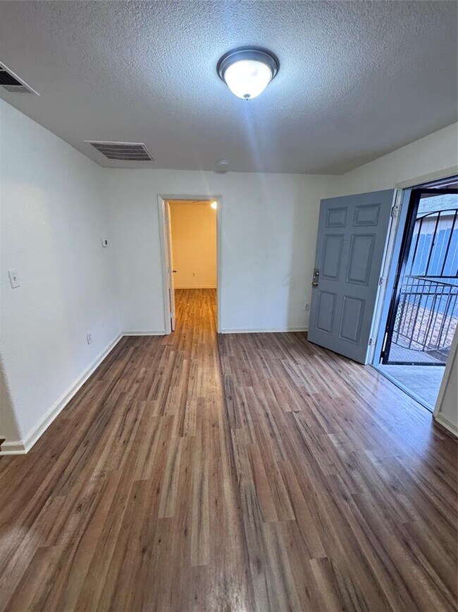 Building Photo - 8207 Sam Rayburn Dr