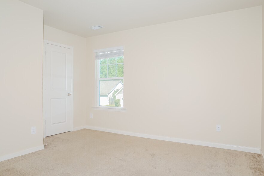 Building Photo - 576 Greenlee Rd