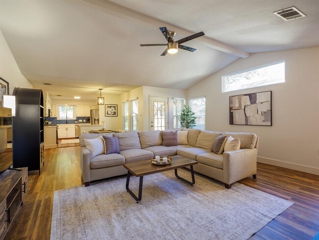 Building Photo - 12802 Carrera Dr