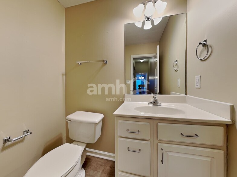 Building Photo - 4515 Everwood Oak Ln