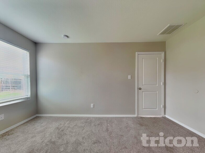 Building Photo - 424 Mallow Dr