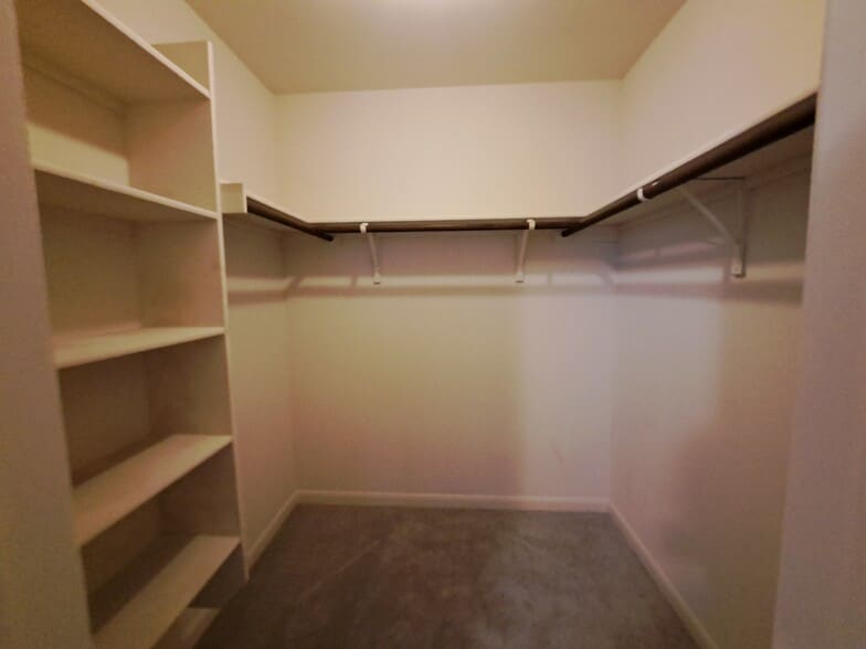 Building Photo - 1208 Hawkeye Point Rd