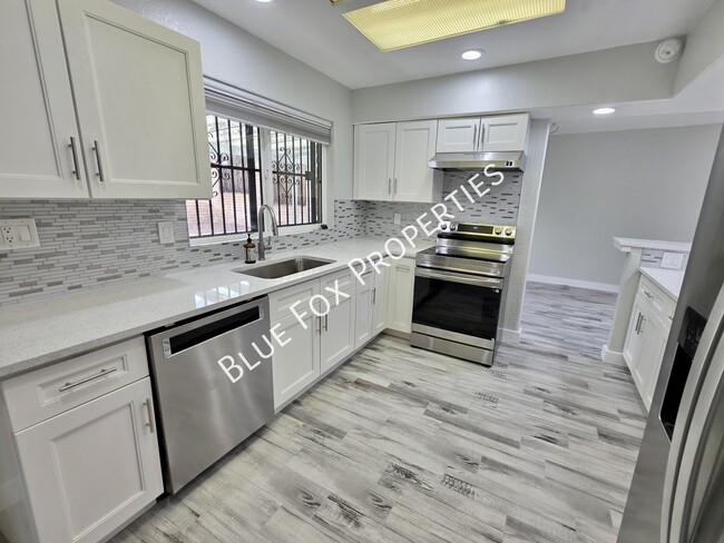 Building Photo - 8340 E Fond Du Lac Dr