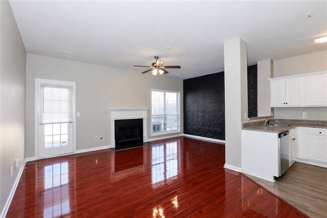 Building Photo - 7073 Biltmore Trce