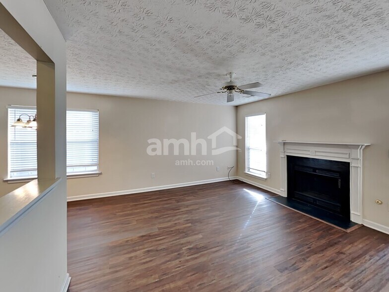 Building Photo - 170 Taggart Run NW