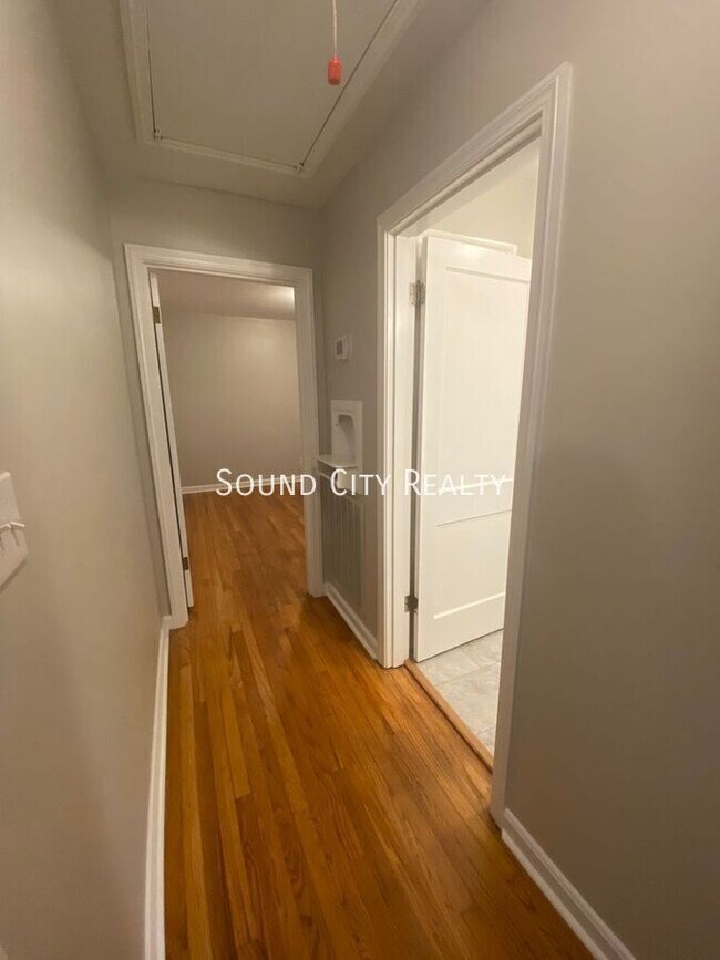 Building Photo - 265 Sunrise Ave