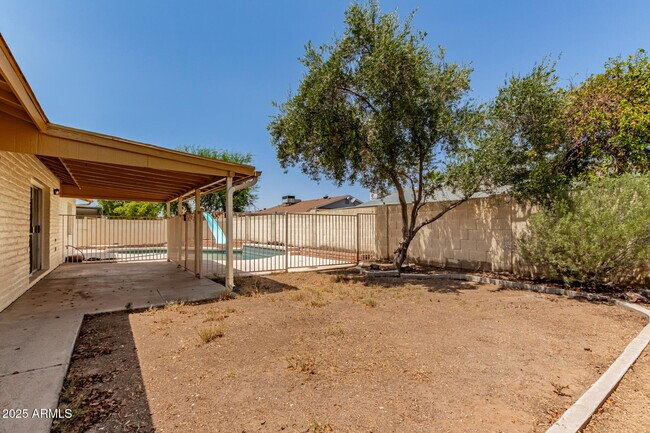 Building Photo - 5528 W Calavar Rd