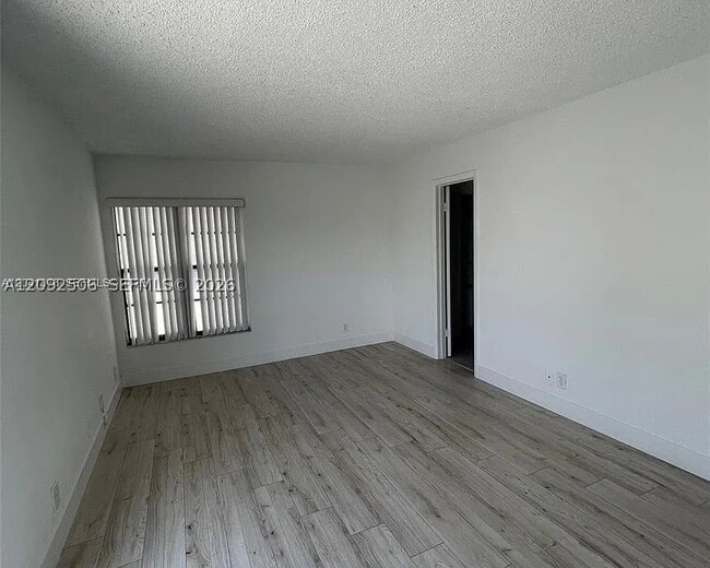 Building Photo - 2580 Coral Springs Dr