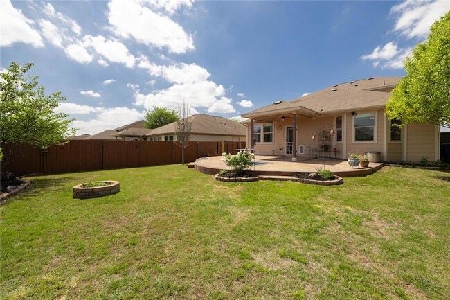 Building Photo - 304 Quarry Ln