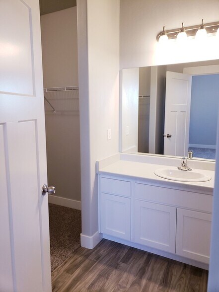 Building Photo - 14648 McKellen Dr