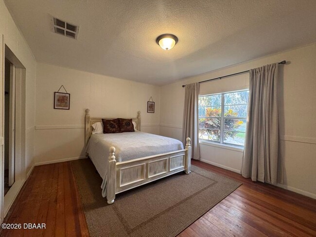 Building Photo - 607 Herbert St