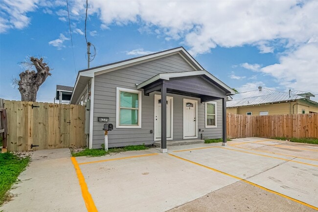 Building Photo - 6725 Avenue K