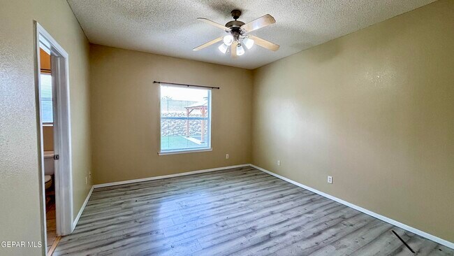 Building Photo - 3537 Tierra Vergel Dr