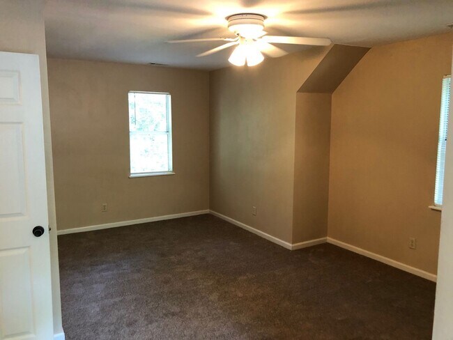 Building Photo - Available 9/8. Beautiful 4BR/2.5BA Home Av...