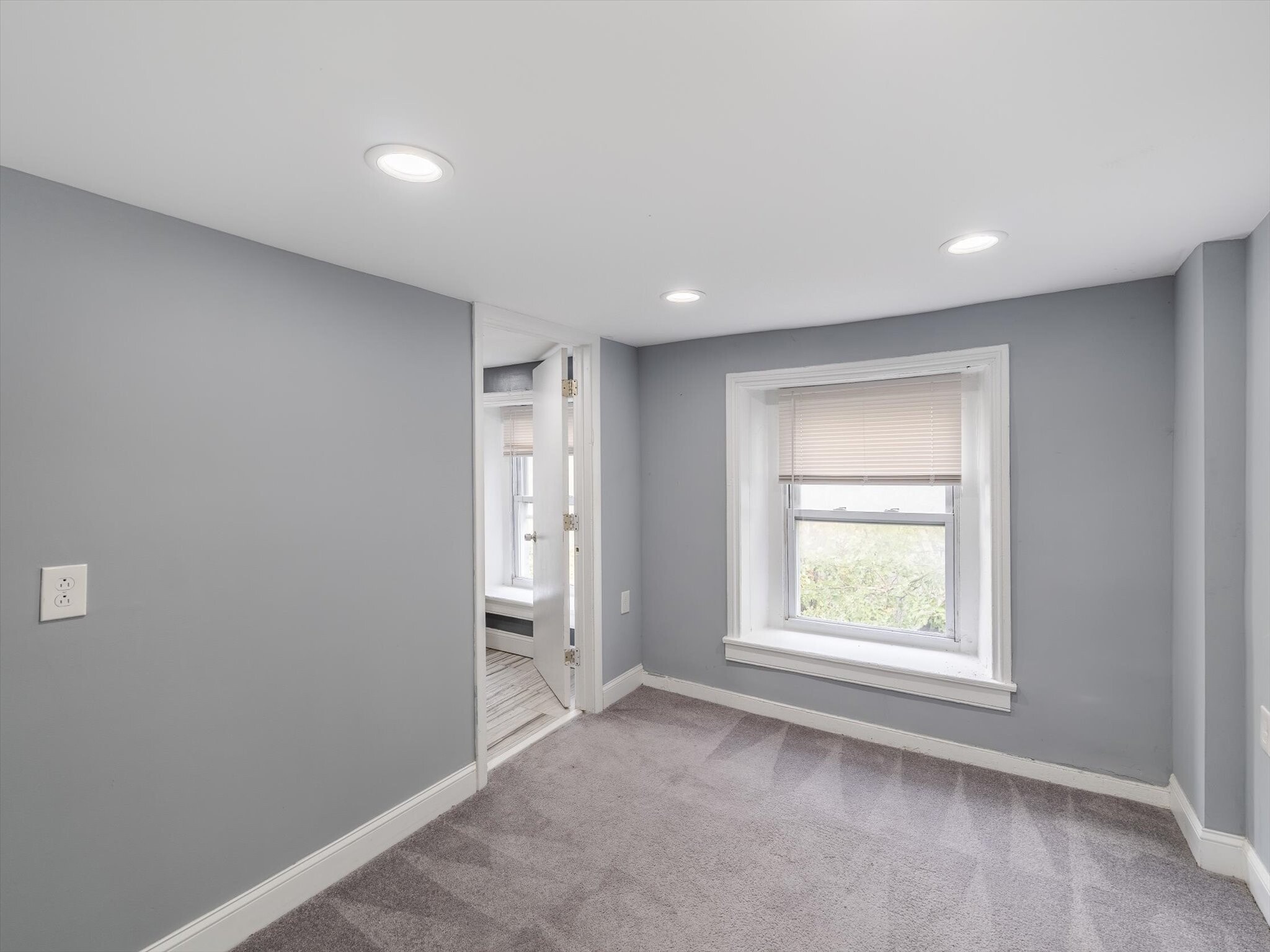 Building Photo - 4205 Main St