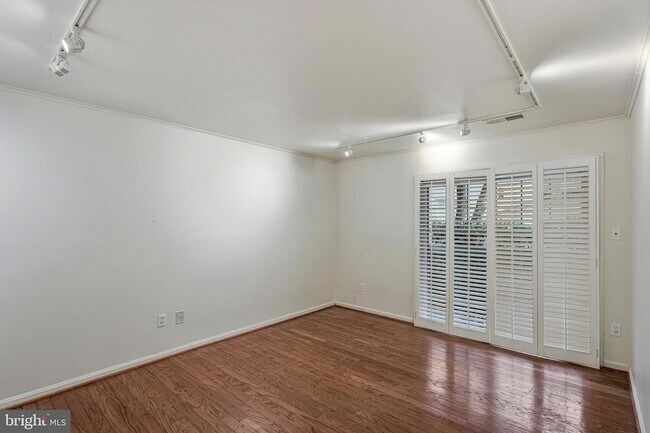 Building Photo - 2237 Lovedale Ln