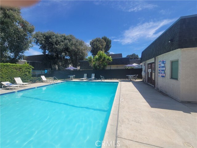 Building Photo - 6541 Wystone Ave