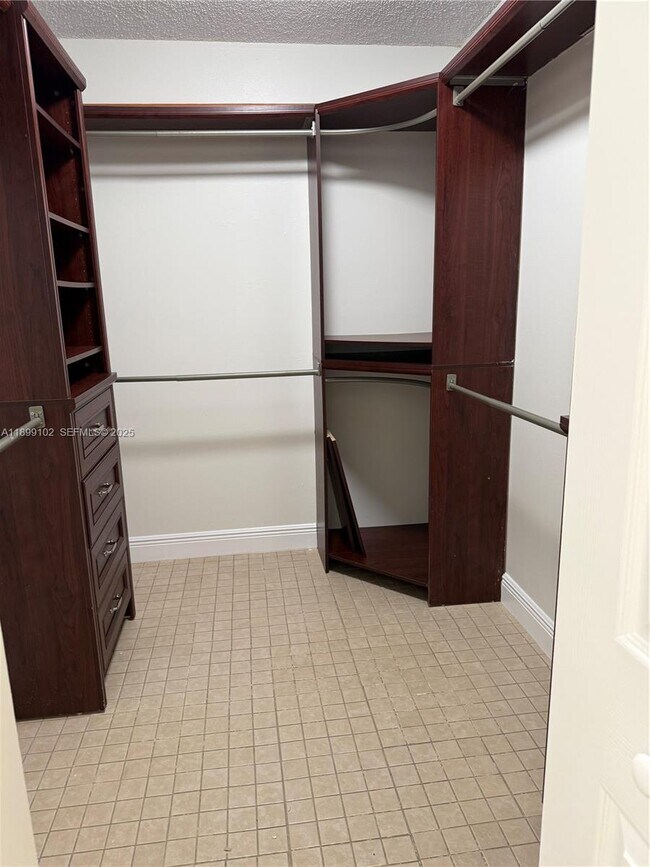 Building Photo - 14362 SW 96th Ln