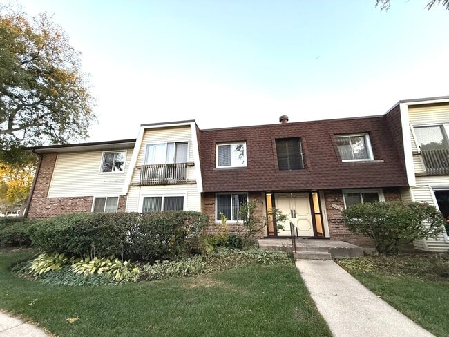 Primary Photo - 3026 Roberts Dr