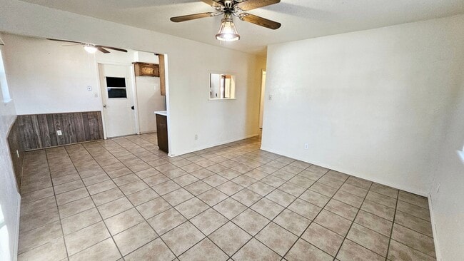 Building Photo - Charming 3-Bedroom Home in the Moore School District