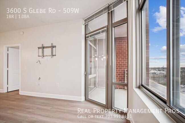 Building Photo - 3600 S Glebe Rd