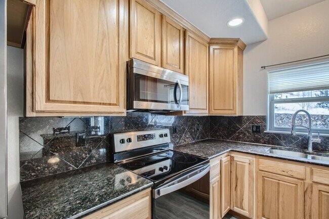 Building Photo - 799 Martin Dr