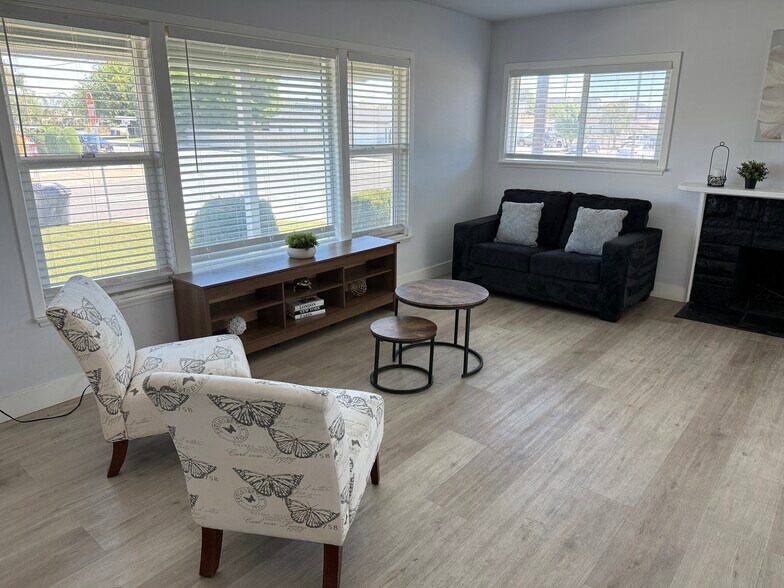 Building Photo - 13471 Jackson St