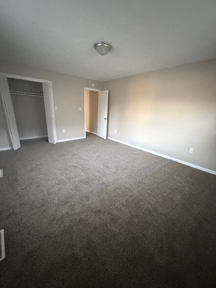 Master Bed - 3203 Island Rd
