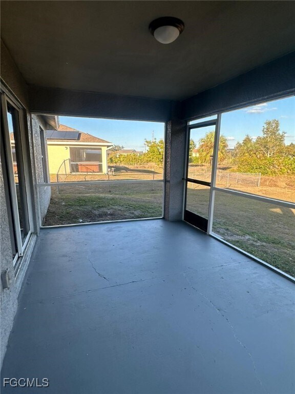 Building Photo - 395 Palomar Ave