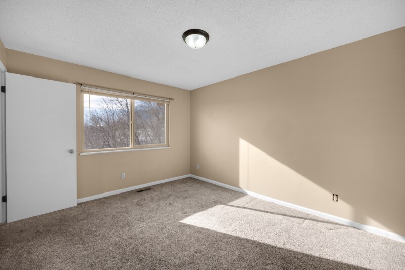 Building Photo - 2165 Broadmoor Rd Cir